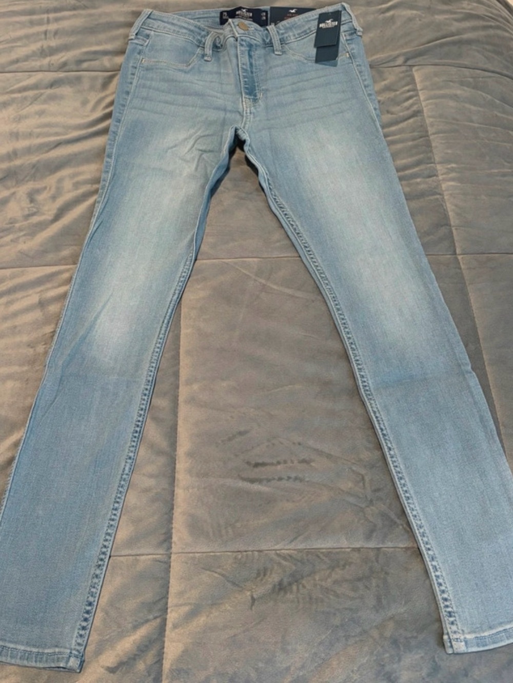 Light Wash Women’s Skinny Jeans